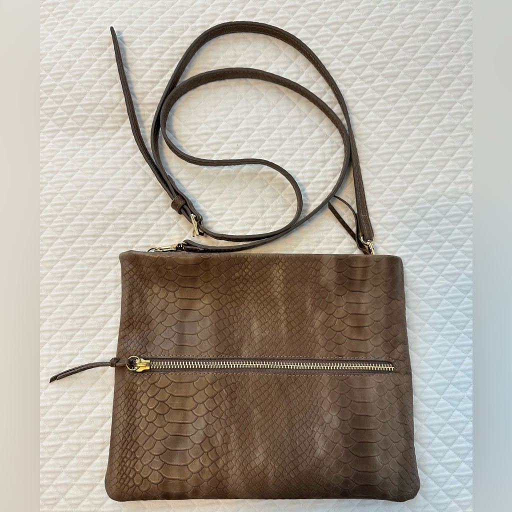 Gigi Nee York Crossbody Bag Purse, Snakeskin Embossed